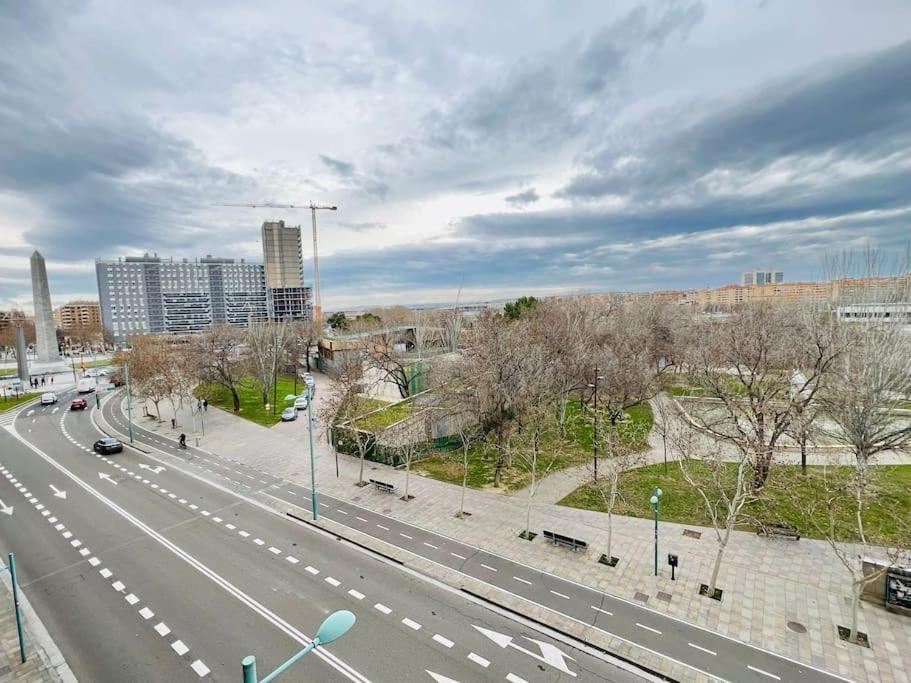 A Orillas Del Pilar Con Parking Zaragoza Ngoại thất bức ảnh