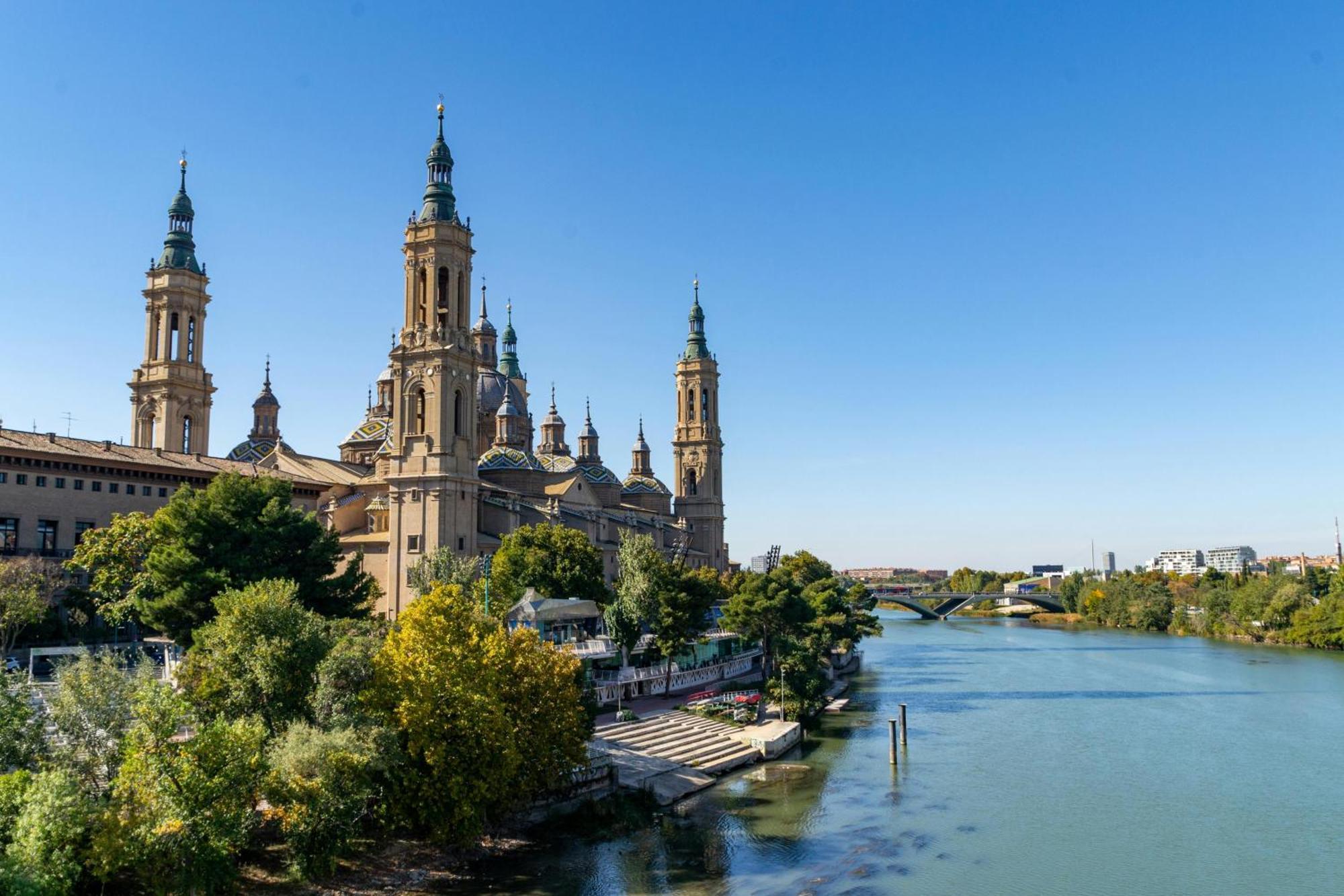 A Orillas Del Pilar Con Parking Zaragoza Ngoại thất bức ảnh