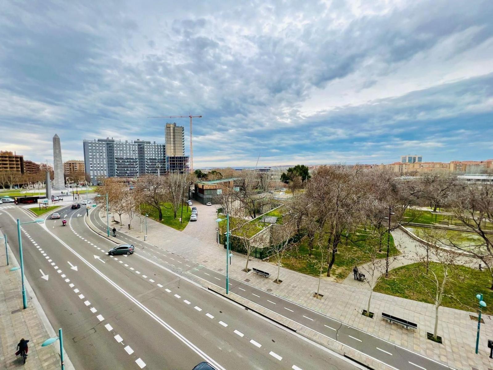 A Orillas Del Pilar Con Parking Zaragoza Ngoại thất bức ảnh
